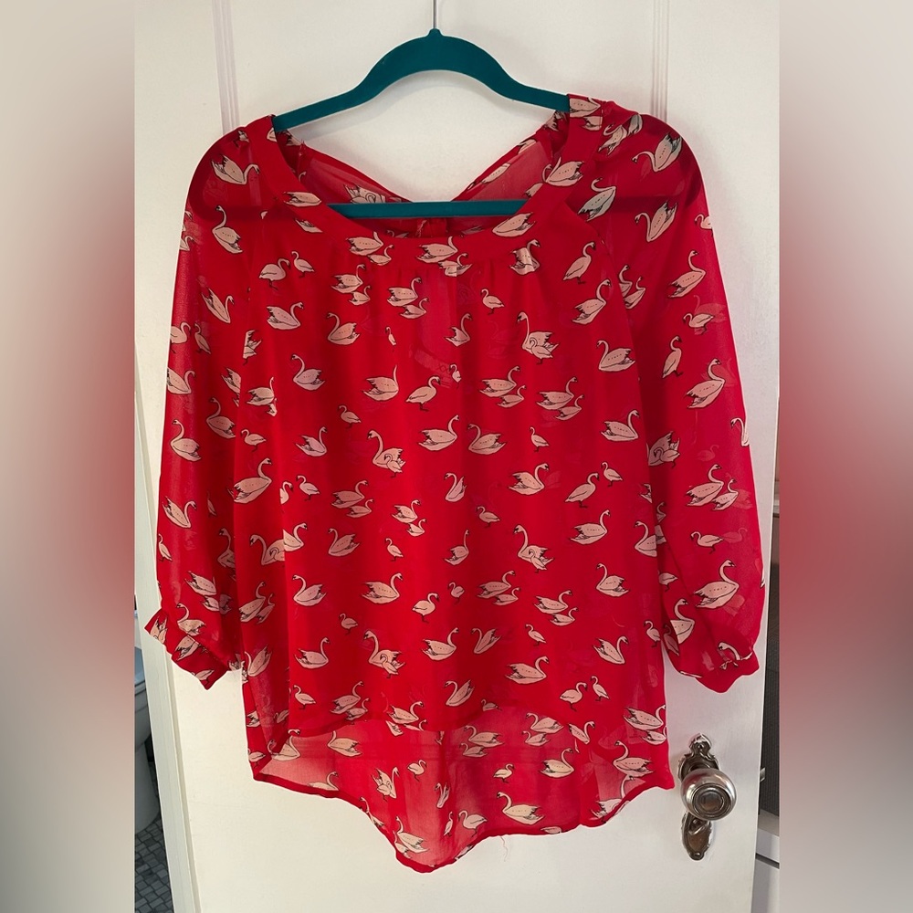 Forever 21 Red Swan Print Blouse 🦢